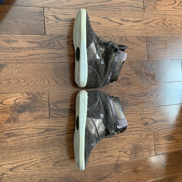 Brown leather Michael Kors women’s size 6 high tops - Picture 3 of 6